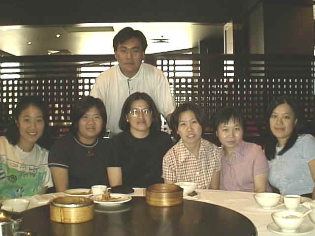 Chiew Lan's farewell w Dav.JPG (43348 bytes)